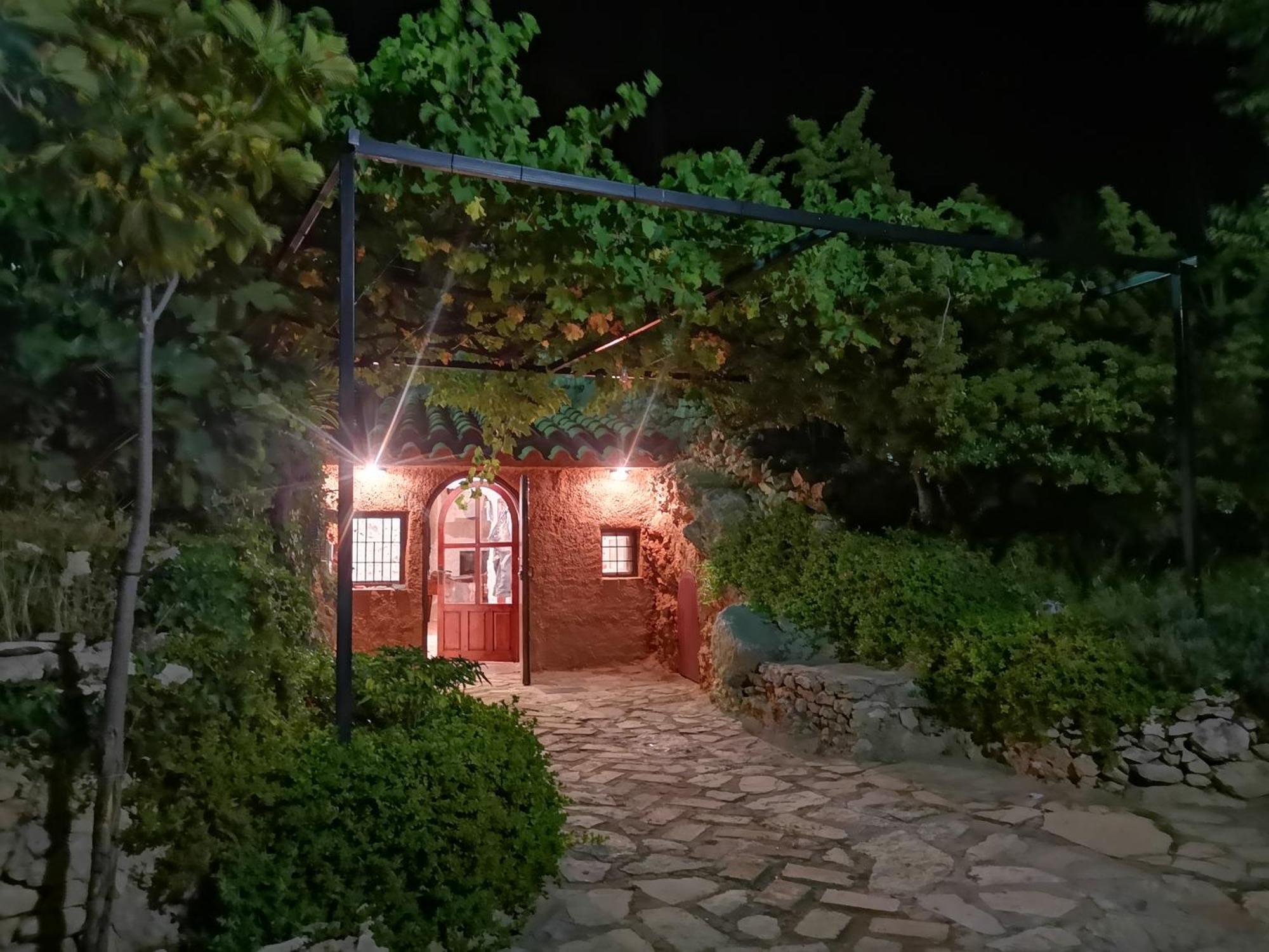 Cueva El Parral Guest House Pegalajar ภายนอก รูปภาพ