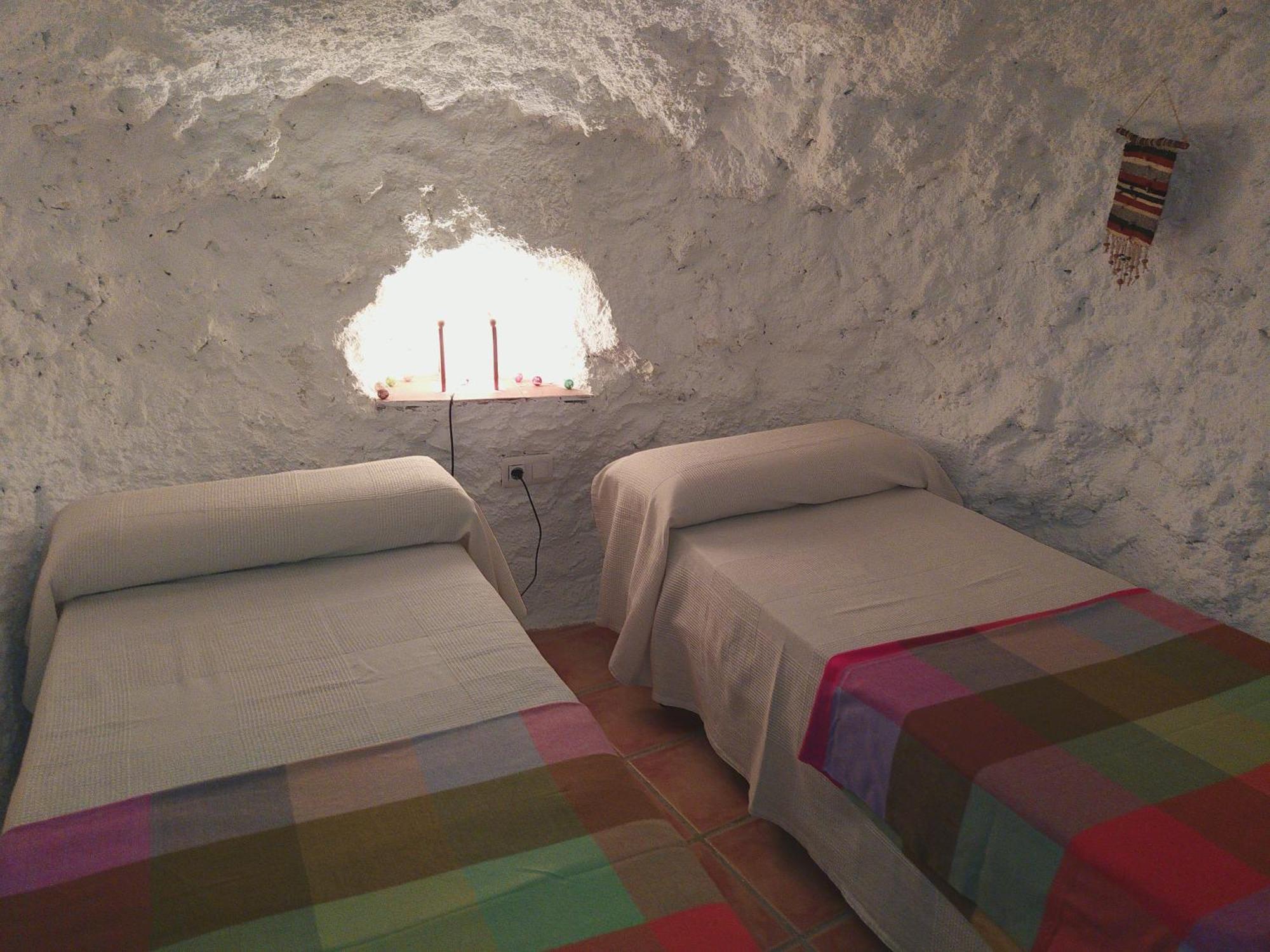 Cueva El Parral Guest House Pegalajar ภายนอก รูปภาพ